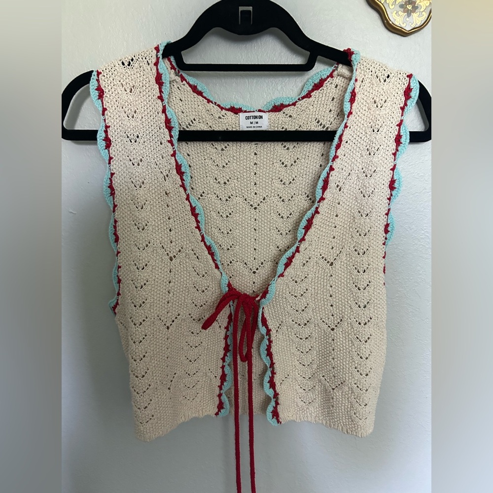 Cotton On knitted vest size M